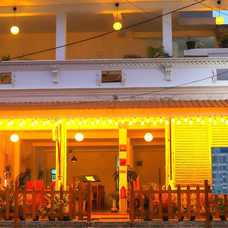 Royal Hub Hotel Kudapaduwa Exterior foto