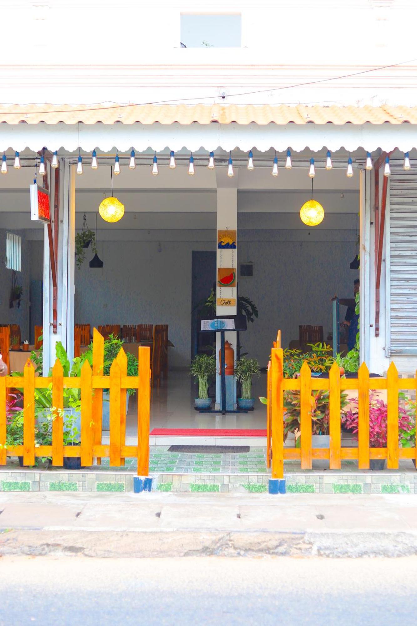 Royal Hub Hotel Kudapaduwa Exterior foto