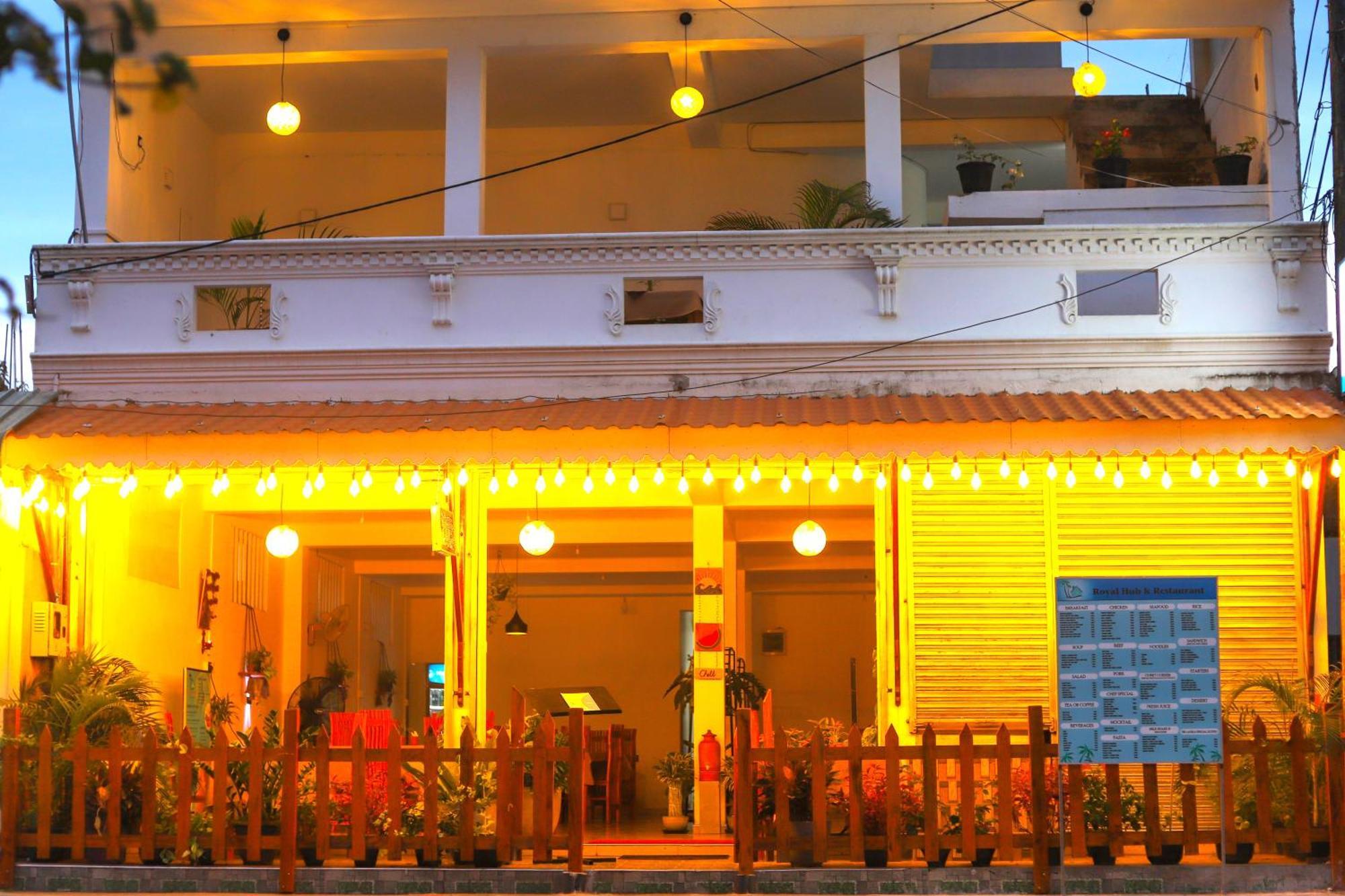 Royal Hub Hotel Kudapaduwa Exterior foto