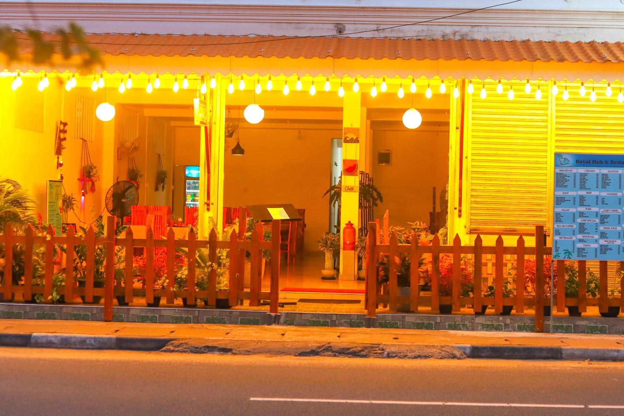 Royal Hub Hotel Kudapaduwa Exterior foto